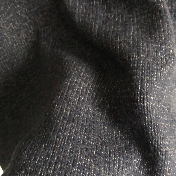 3/4 sleeve sweater with tight neckline - Picture 2 of 3